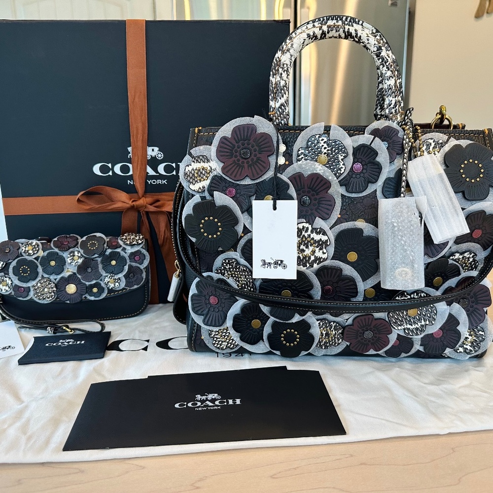 Coach Rogue Tearose Snakeskin and Matching Wallet/Wristlet ***BNWT***